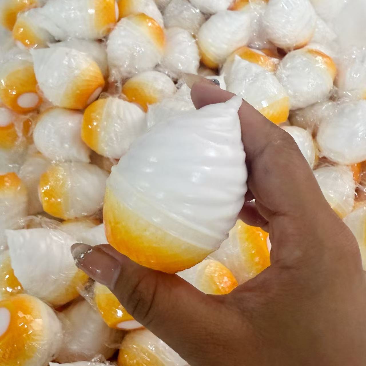 New Crispy Cone Ice Cream Hand - огляд і ціна Candle Shop